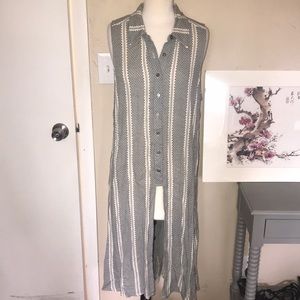 Super cute long vest blouse so many ways to wear❤️